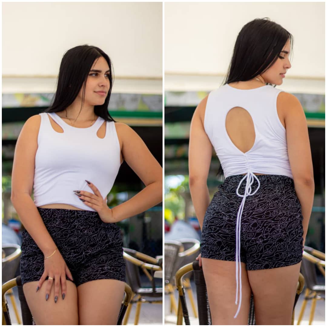Short Con Bolsillos Con Blusa De Lágrima